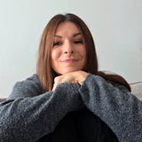 Portrait of Megan, a mom using Abslim for quick guided workouts at home